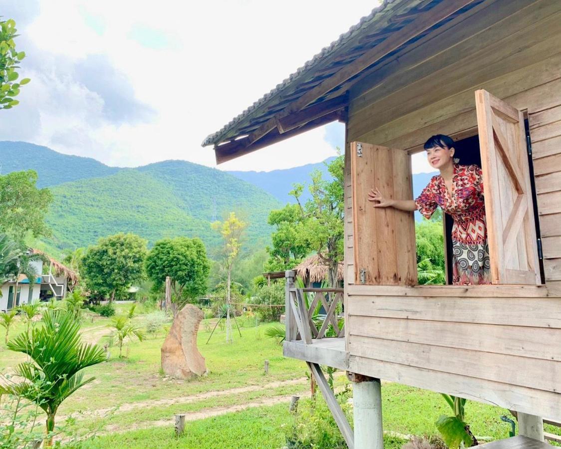 Homie Hava Homestay Lang Co Exterior photo